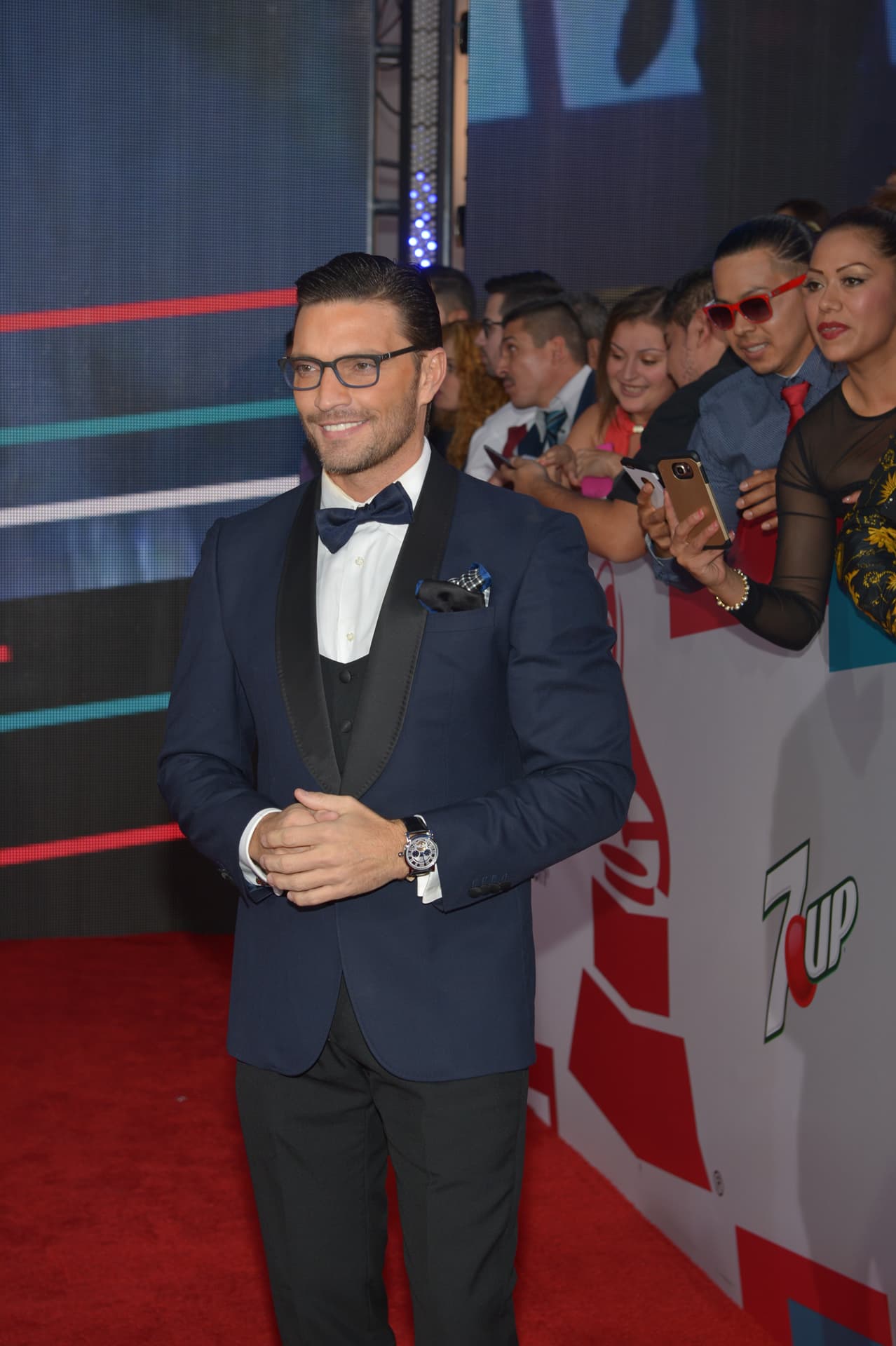 ¿Qué tal el look de Julián?