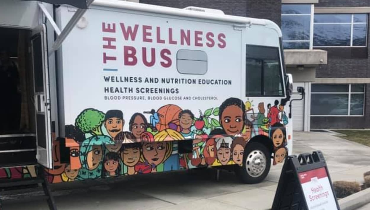 Servicio médico gratuito y en español en el autobús de bienestar de Utah