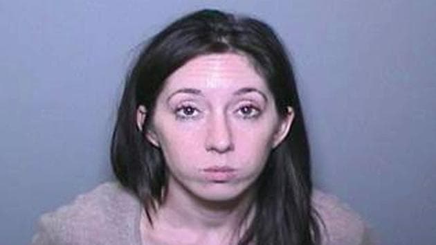 Una mujer es acusada de pedir en Craigslist que violen a la esposa de su exnovio