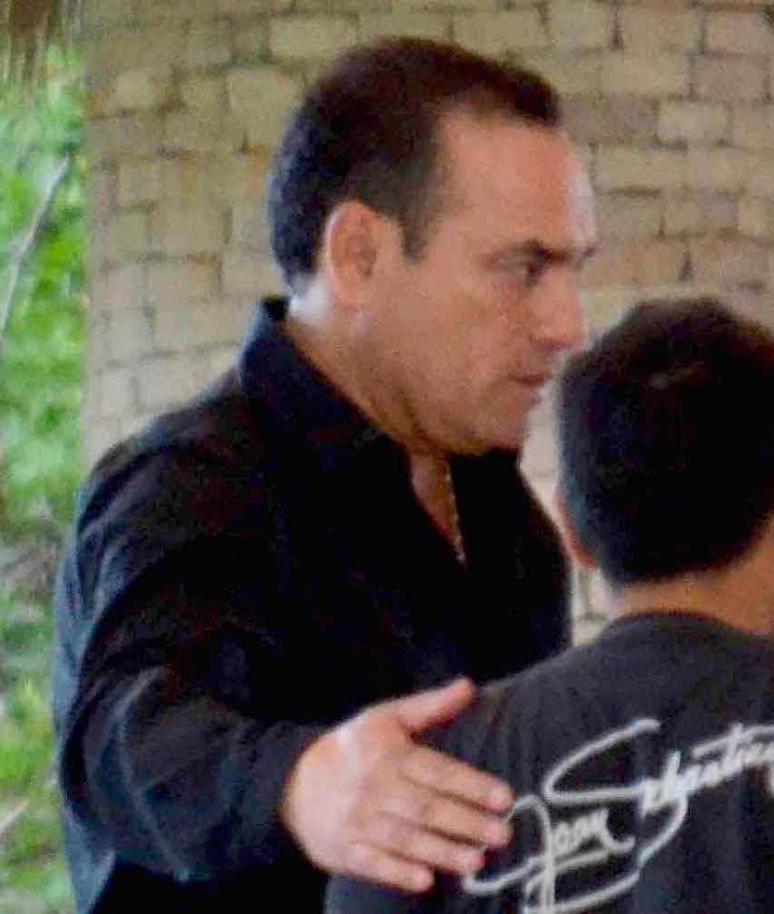 Ante las acusaciones, Figueroa señaló que los dichos del gobernador tienen qué ver con un pleito personal, y aseguró que él no tiene nexos con ningún grupo criminal, así se dio a conocer a través del diario 'Exccelsior'.