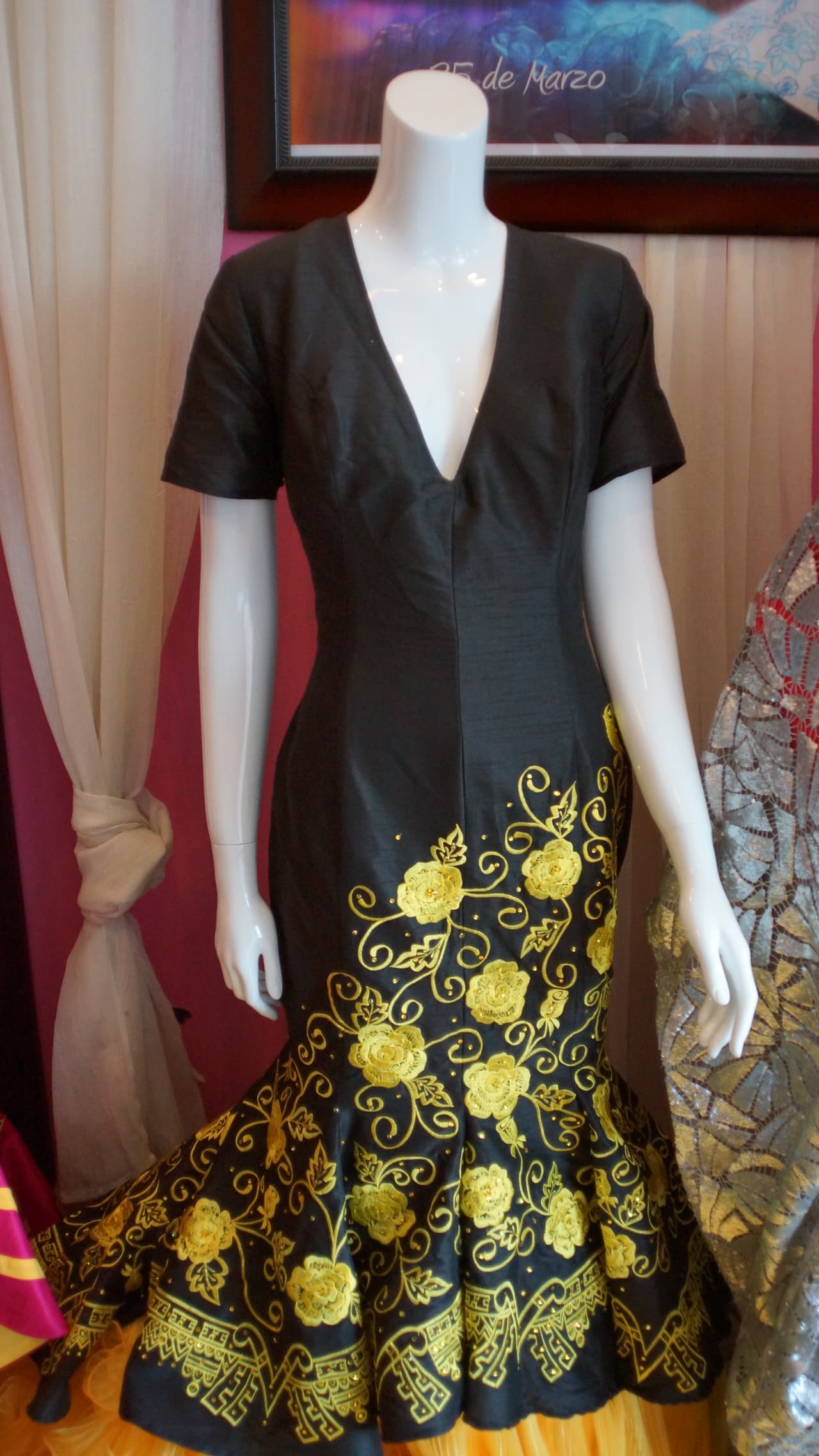 Durante el tiempo que trabajaron juntos, Adán y su equipo confeccionaron para Jenni más de 500 vestuarios.