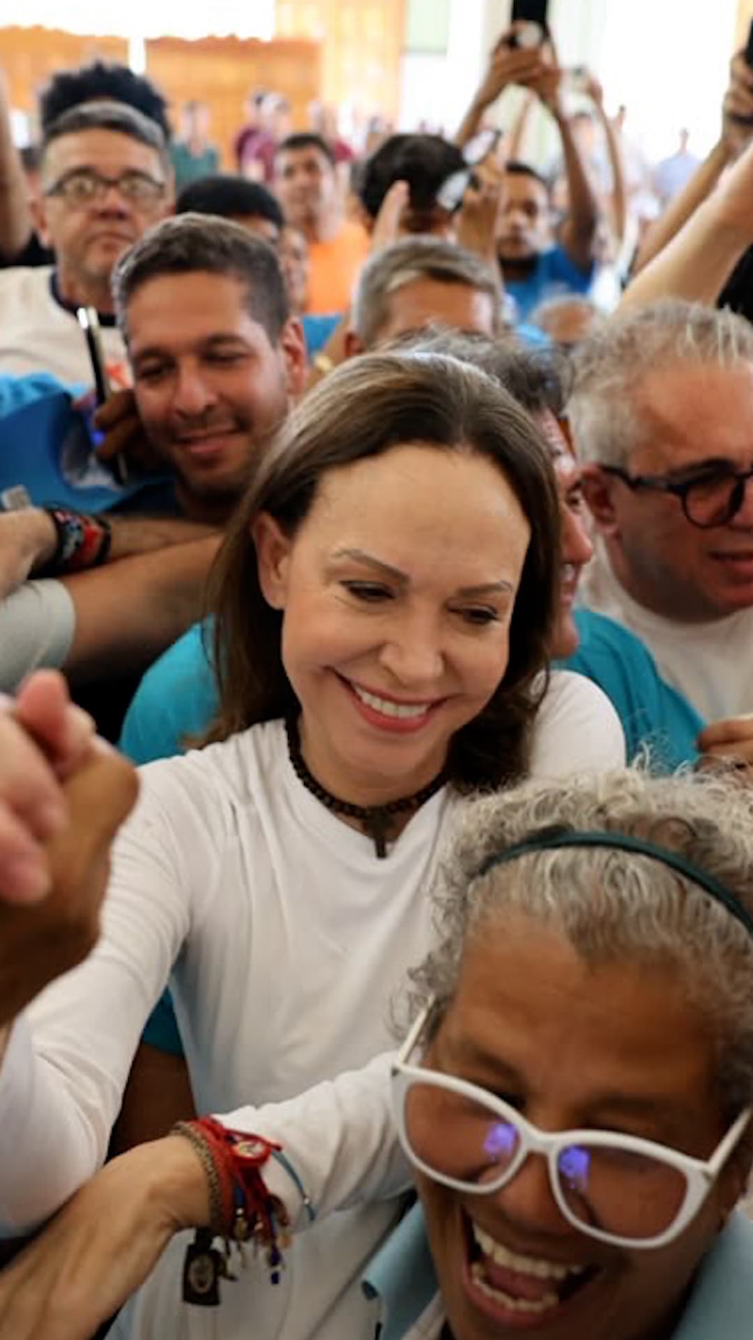 Así llegó María Corina Machado a una iglesia en Venezuela
