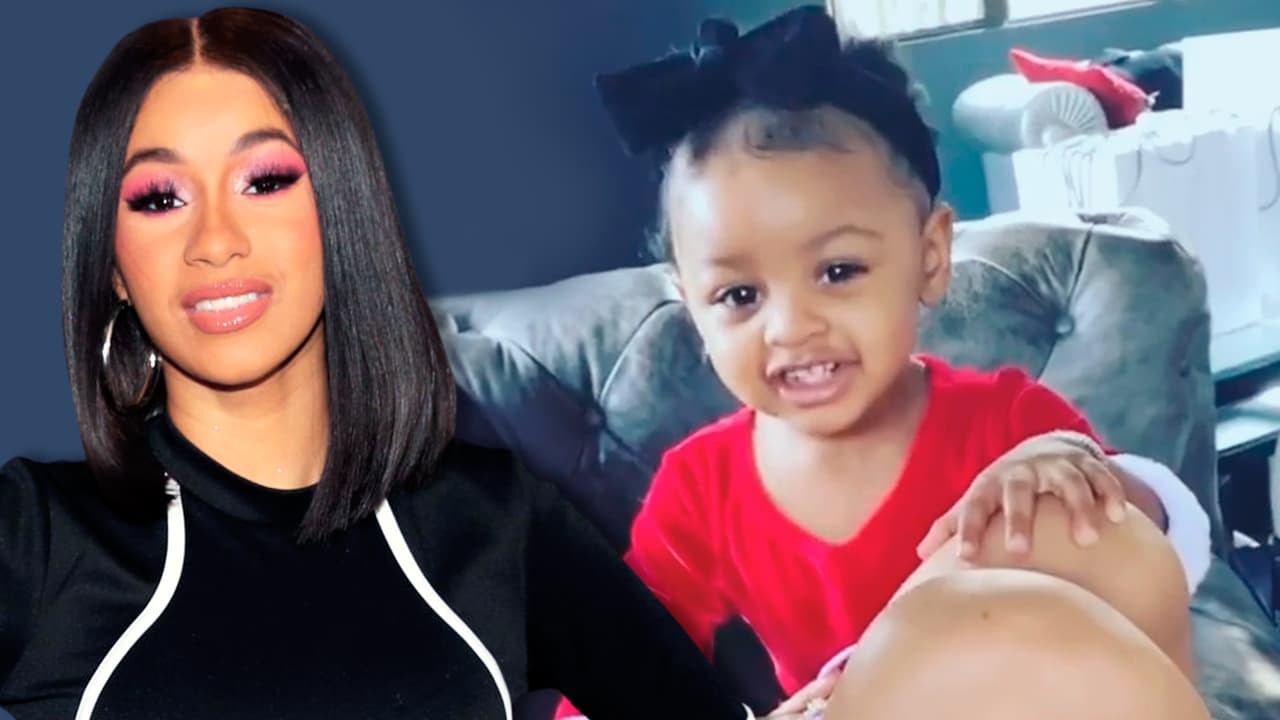 <b>#4 Cardi B</b>
<br>En 2018, la 
<a href="https://www.univision.com/famosos/famosos-afrolatinos-conquistan-al-mundo-con-su-talento-estan-orgullosos-de-sus-raices-fotos">exitosa rapera afrolatina</a> se convirtió en mamá de su hija Kulture, a quien le inculca sus raíces latinas. 
<b>Dale play al video</b> para ver como cantan el villancico 'El burrito sabanero'.