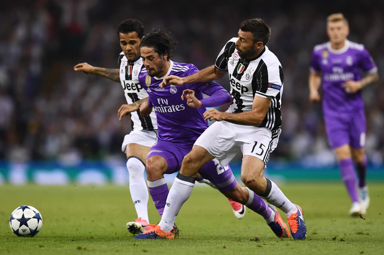 Isco y Modric, los volantes lograron darle fluidez al ataque de los blancos en la segunda parte. El español y el croata lograron sacudirse la presión de sus oponentes en el primer tiempo.