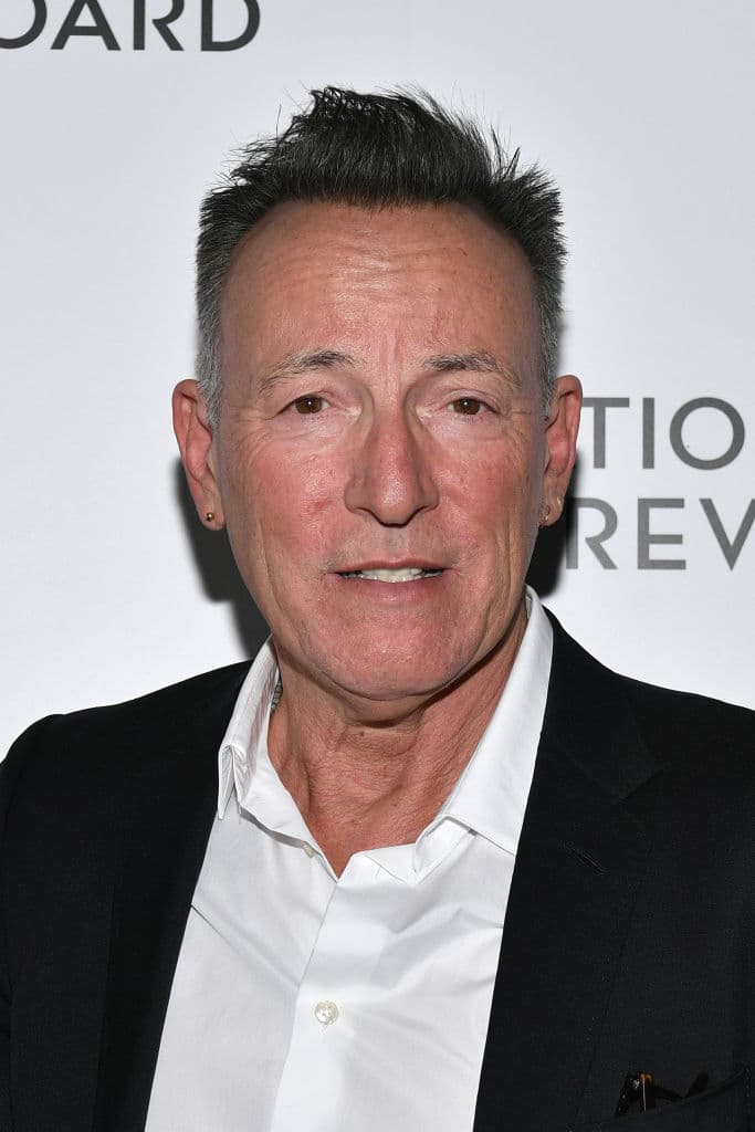 Springsteen fue acusado de conducir estando ebrio, Manejo imprudente y consumo de alcohol en un área cerrada.
<br>