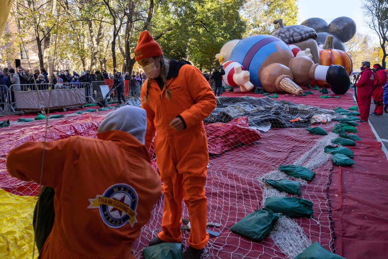 Los asistentes disfrutarán de 28 carrozas, 15 gigantescos globos, música en vivo y la presencia de Santa Claus.