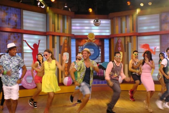 Todos se pusieron a mover el esqueleto al ritmo de la música más ‘caliente’.