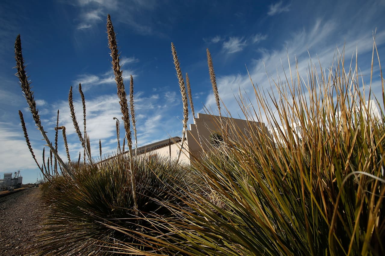 Durante las siguientes décadas también se reportaron avistamientos de las extrañas luces. Inclusive, pilotos de la Segunda Guerra Mundial que entrenaban en el área tuvieron que investigar el misterioso fenómeno tras verlos ellos mismos, pero no obtuvieron resultados científicos y lógicos.