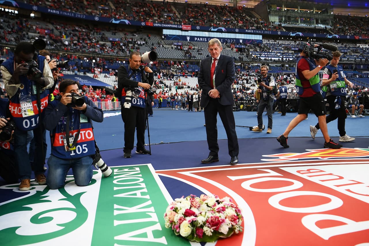 Gran homenaje de Sir Kenny Dalgish a las víctimas de Heysel en 1985.