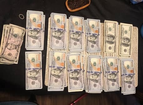 Incautan más de $ 22,000 en efectivo