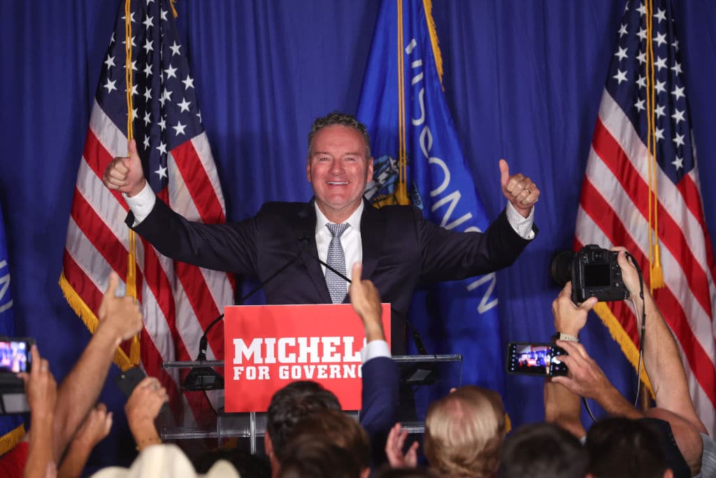 Primarias en cuatro estados: candidatos de Trump salen airosos, Ilhan Omar supera desafío centrista demócrata