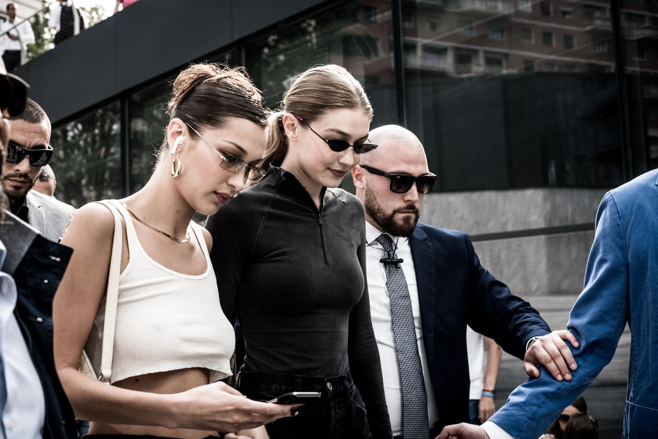 Mohamed Hadid, quien es el padre de las hermanas supermodelo Gigi y Bella Hadid, declaró estar en bancarrota, informaron diferentes medios como 
<a href="https://www.tmz.com/2019/11/28/mohamed-hadid-bankruptcy-filing-mansion-demolish-tear-down-broke/">TMZ</a>, 
<a href="https://people.com/home/gigi-bella-hadid-father-mohamed-hadid-company-files-for-bankruptcy/">People</a> y 
<a href="https://www.dailymail.co.uk/news/article-7735835/Mohamed-Hadid-files-bankruptcy.html">Daily Mail.</a>
<br>