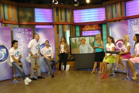 ¿Qué está pasando? Oh-oh ¡Una nueva batalla de Ellas vs Ellos!