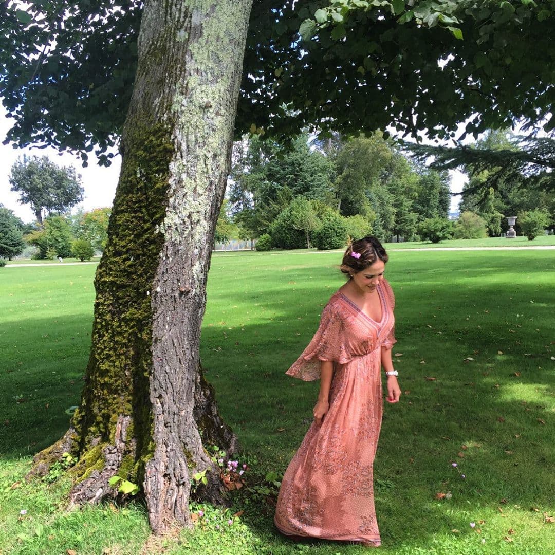 Por su parte, Karla Martínez dedicó estas palabras al planeta: "Caminar descalza y sentirte. Gracias por tanto madre tierra y perdónanos por hacerte tanto daño. Que todos los días celebremos tus regalos y agradezcamos a Dios por el universo que nos dio".