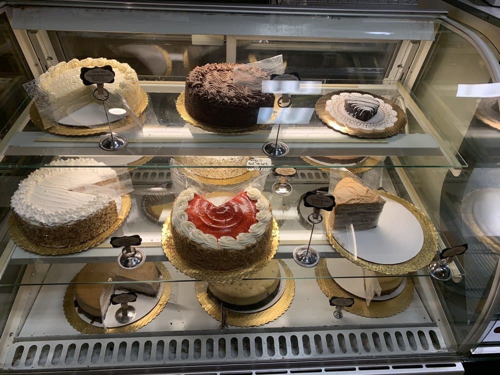 <b>Southern Sweets Bakery </b>
<br>Dirección: 186 Rio Cir Decatur, GA 30030
<br>Teléfono: (404) 373-8752
<br>Sitio web: 
<a href="https://www.southernsweets.com/">https://www.southernsweets.com/</a> 
<br>
<b><a href="https://www.yelp.com/map/southern-sweets-bakery-decatur-2">Cómo llegar</a></b>
<br>
<br>Se especializan en pasteles, tortas, tartas, galletas, cupcakes y más.