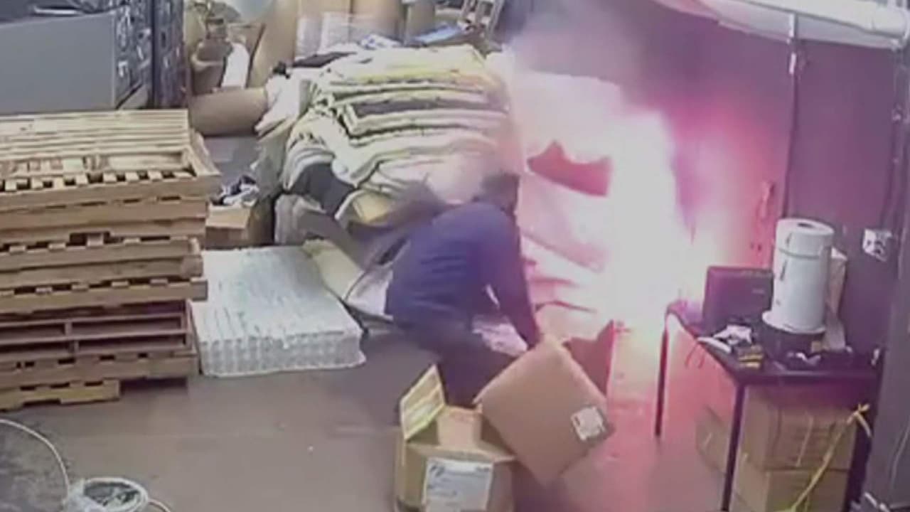 Video exclusivo: Así inició el fuego en almacenes de Nueva Jersey que lleva dos días