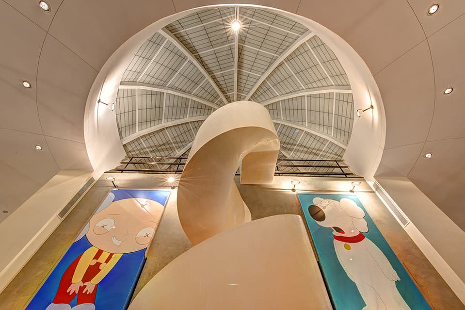 Las escaleras conducen a un "mezzanine" que queda debajo de la cúpula.