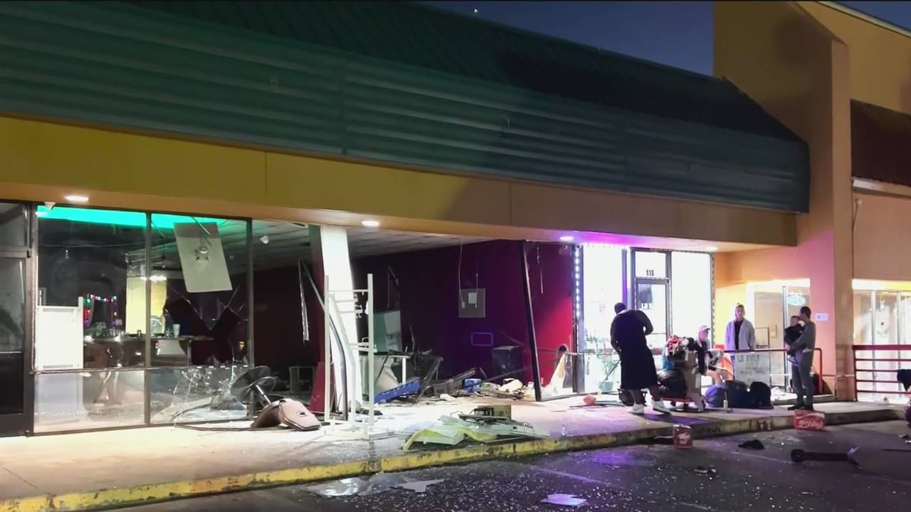 “Salieron oficiales como si fuera una guerra”.- vecinos narran persecución que desató un sospechoso en Fort Worth 