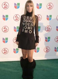 “Luca tiene 15 y es divino. Fiona está hermosa, tiene 17 años. Los dos están pintando, componiendo, haciendo cosas, creando. Son dos niños con mucho corazón y mucho arte” aseveró.