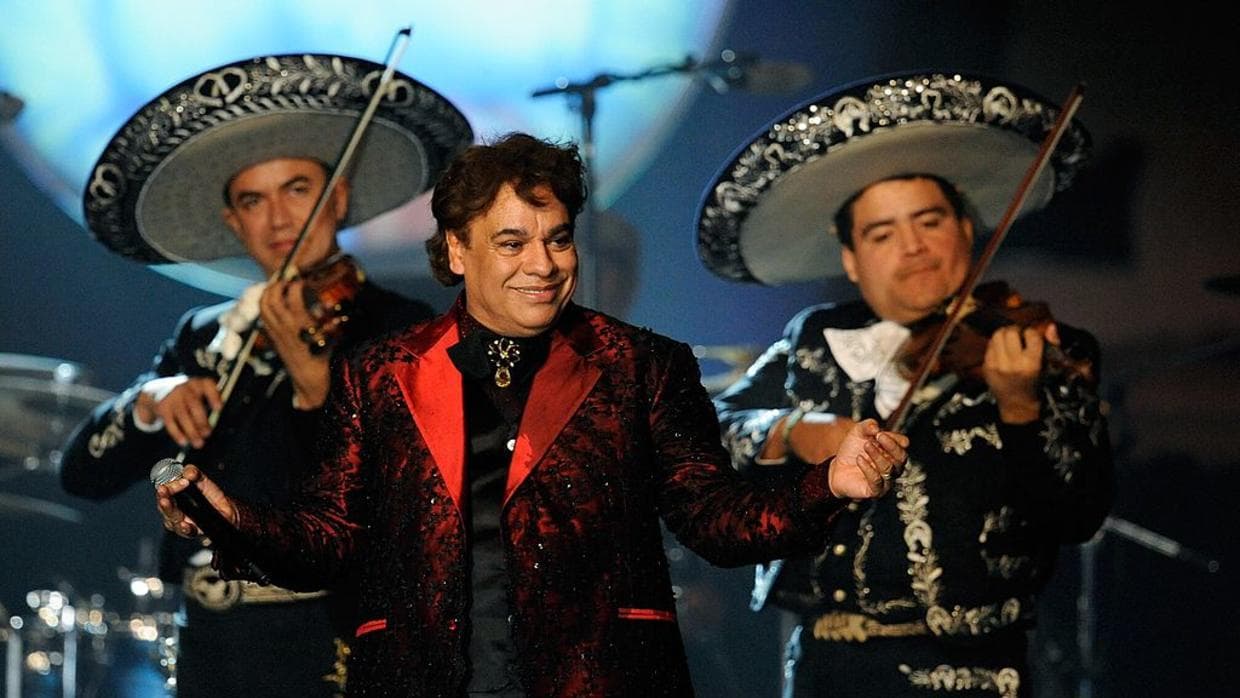 En México y donde haya un mexicano en el mundo, no pueden faltar en sus reuniones la música ranchera y sobre todo, si es de Juan Gabriel, como 'Amor eterno', 'Te sigo amando', 'La muerte del palomo' y muchas más.