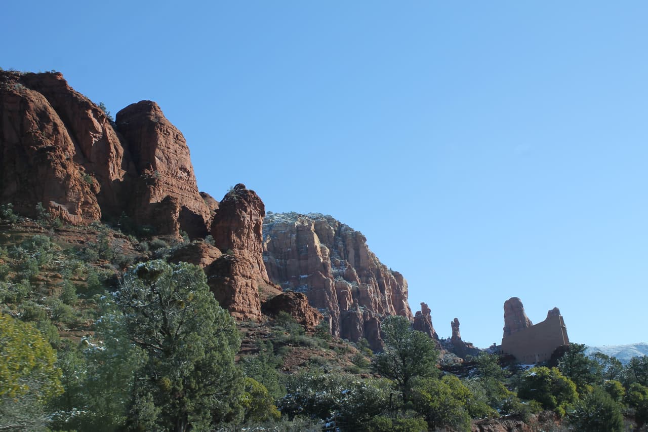Sedona, un pequeño pueblo al norte de Arizona que se viste de blanco con la llegada de las nevadas de invierno.