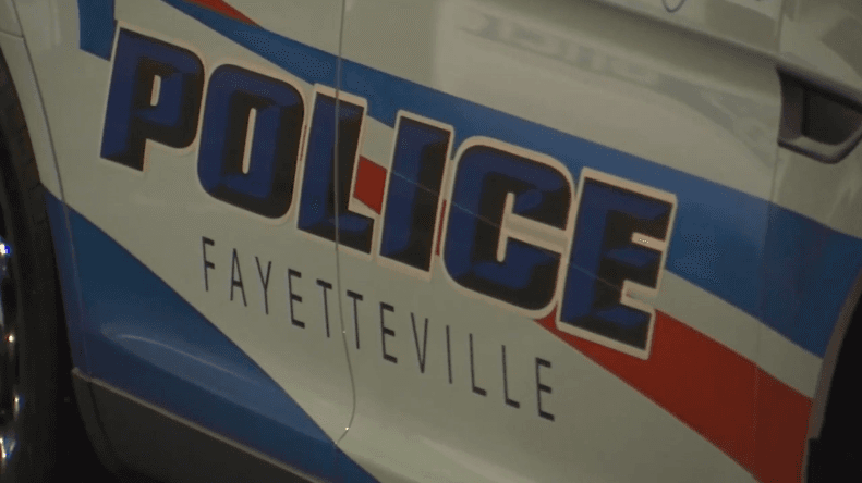 Despiden a detective acusado de enviar mensajes inapropiados a víctimas de violación