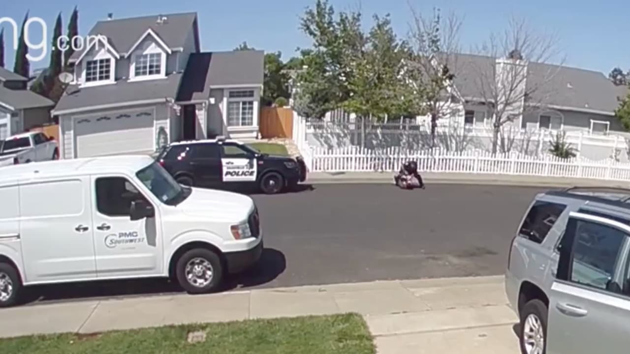 Policía golpea un adolescente con autismo durante la búsqueda de un sospechoso