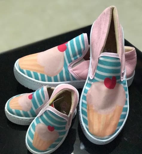 Al parecer la página de 'Baby Moon' está administrada por Kimberly Flores, la pareja del cantante originario de Monterrey, Nuevo León (al norte de la República Mexicana). Desde su creación ha comenzado a subir imágenes de los obsequios que su familia, amigos y fans les han dado.