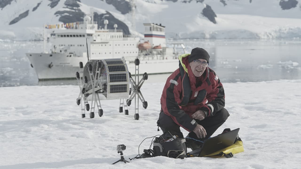Joaquín Fargas es un artista argentino que se ha dedicado a experimentar con ciencia y tecnología desde los 9 años. 
<br>Estas fotografías fueron hechas por Nico Muñoz, cineasta de Omtv.media.