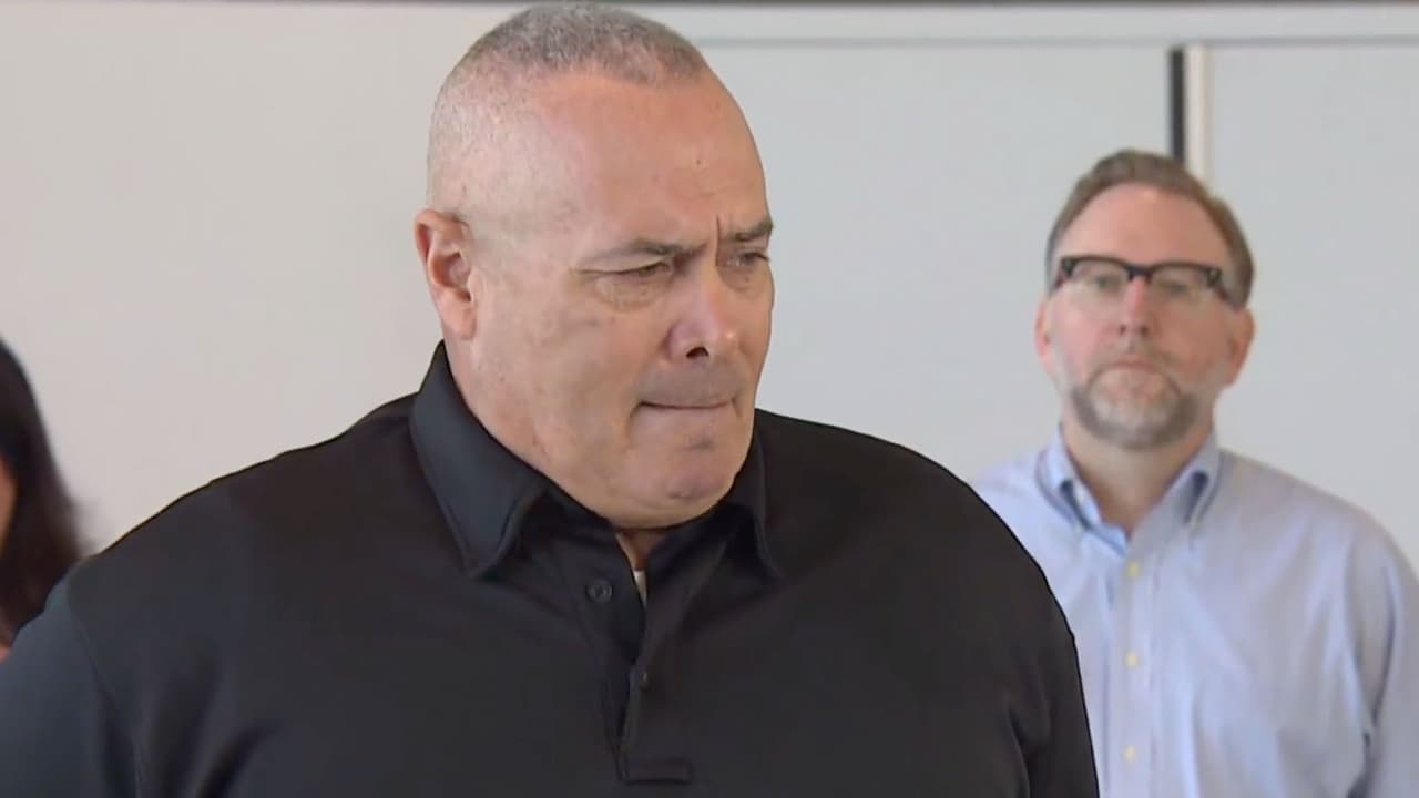 "Esos niños eran estrellas brillantes, los entrenamos a través del béisbol. Los próximos días van a ser muy difíciles para todos nosotros", dijo entre lágrimas David Crain, amigo de la familia desde hace mucho tiempo.