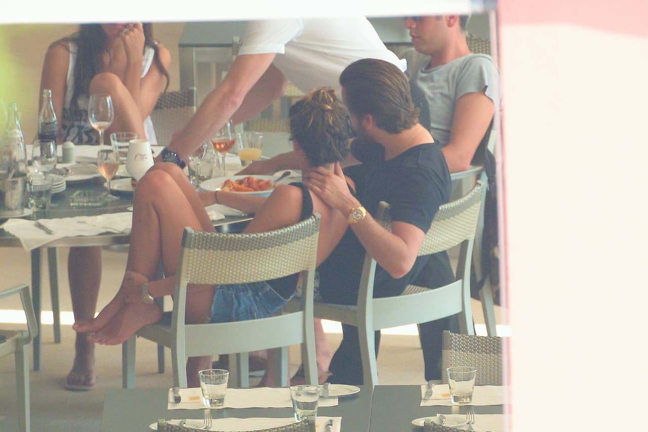 ¡Aparecen estas escandalosas fotos!