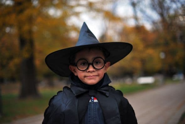 Así, el Halloween con todo y sus tradiciones antiguas, se ha convertido en una celebración para chicos y grandes que, más allá de intenciones paganas, solamente buscan divertirse sanamente con los "espíritus del más allá" y disfrazarse para conseguir uno que otro dulce - y alejarse de las travesuras.