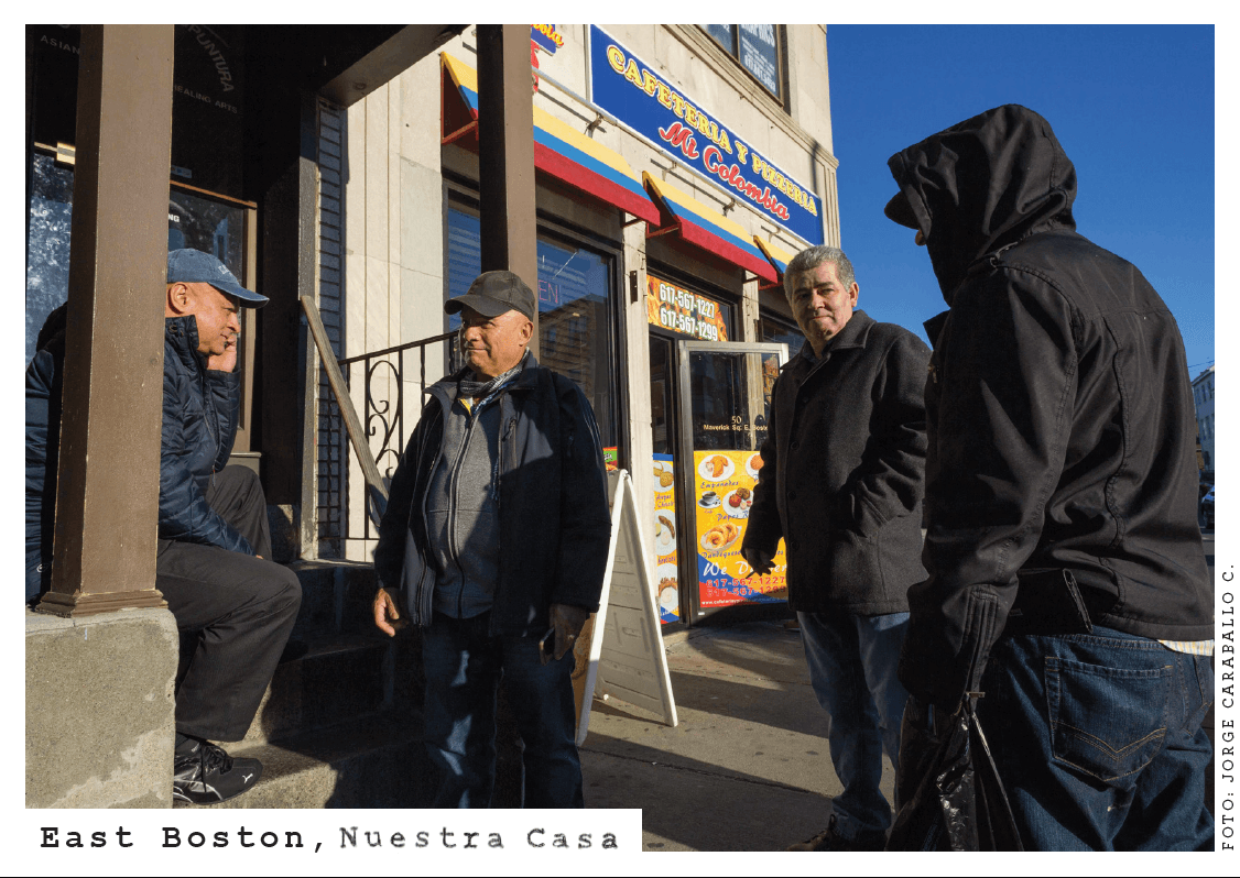 "Los latinos y latinas hemos hecho de este barrio una pequeña latinoamérica. La comunidad que hemos creado y el hecho de que East Boston es el único barrio de la ciudad donde más d la mitad de sus residentes (54,6%) hablan español, han hecho que sea más fácil asentarnos aquí", escribe Jorge Caraballo, en la parte de atrás de esta postal.