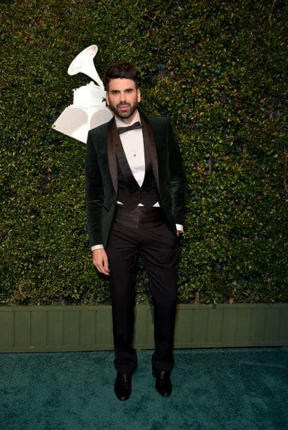 Jomari Goyso con un elegante traje Dolche & Gabbana.