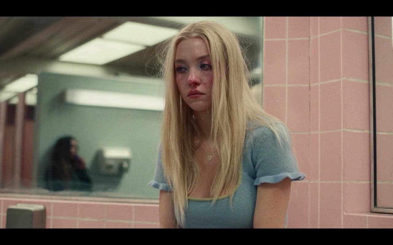 Cambiar por un chico fue lo que la llevó a fracasar en su relación, pues aunque ella tratara de hacer feliz a Nate, él continuaba enojándose de manera constante y sin control.