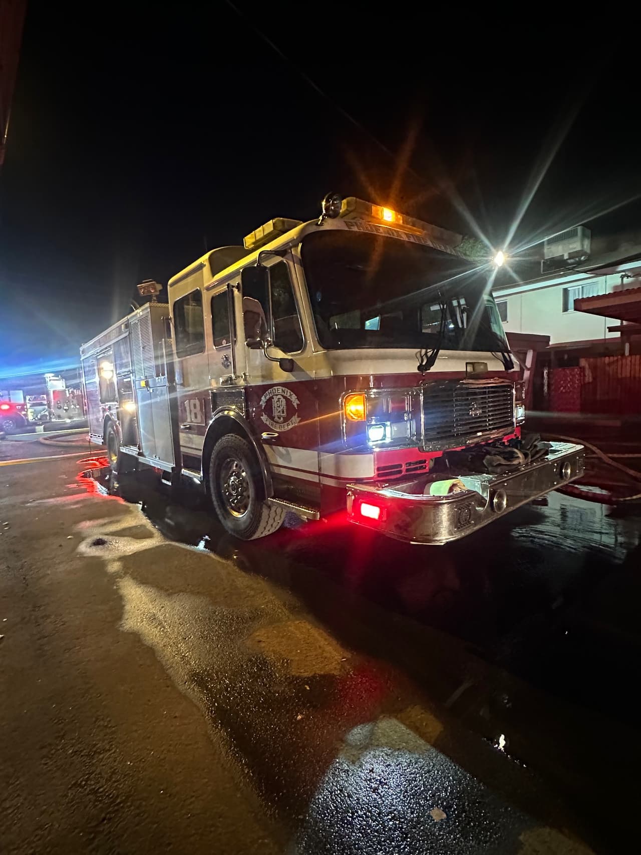 La mujer adulta fue evacuada rápidamente de la residencia y fue transportada en una ambulancia a un hospital cercano en
<b>estado extremadamente crítico</b>.
