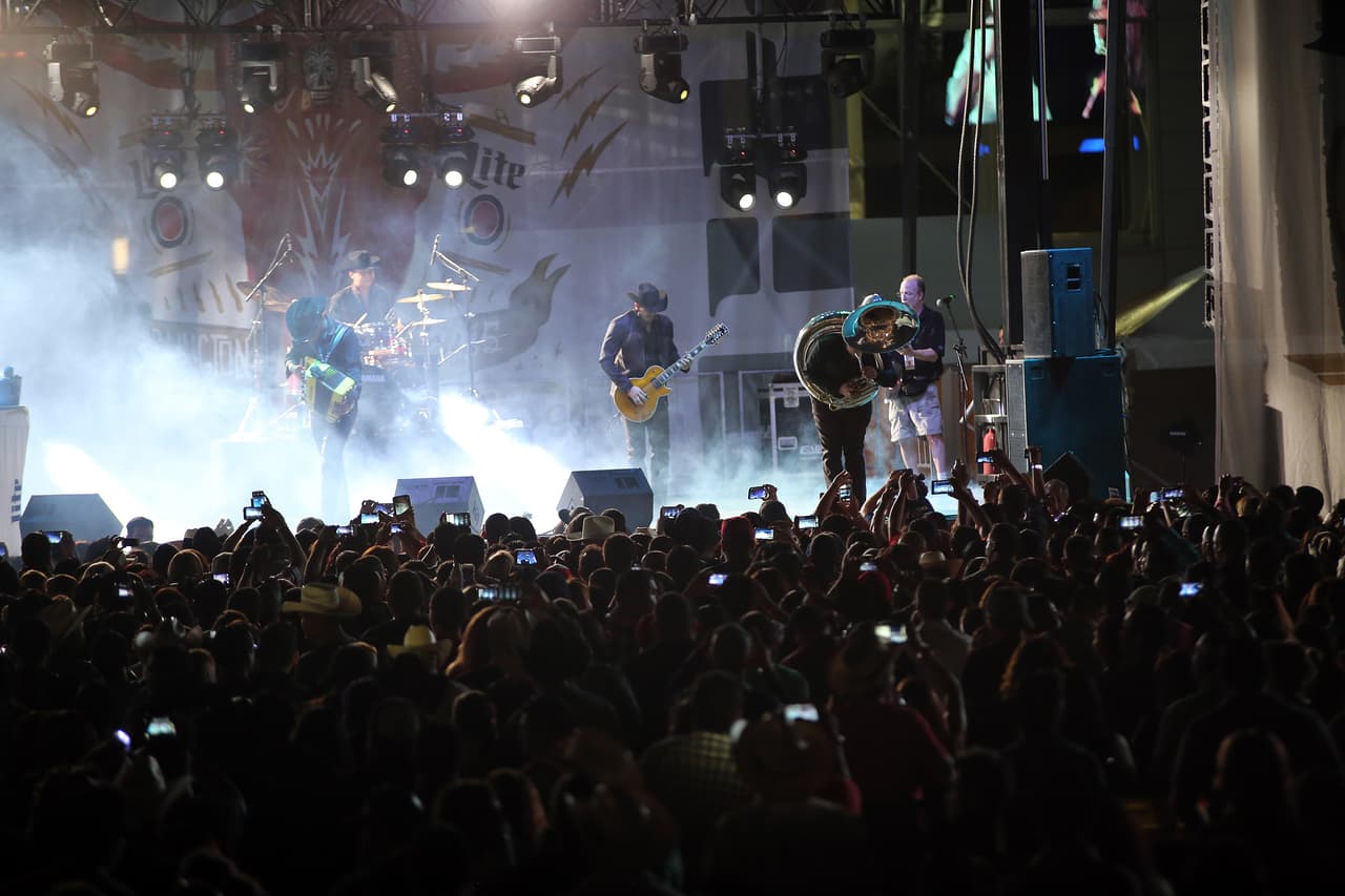 Cerraron con broche de oro serie de conciertos originales de 'Miller Lite'