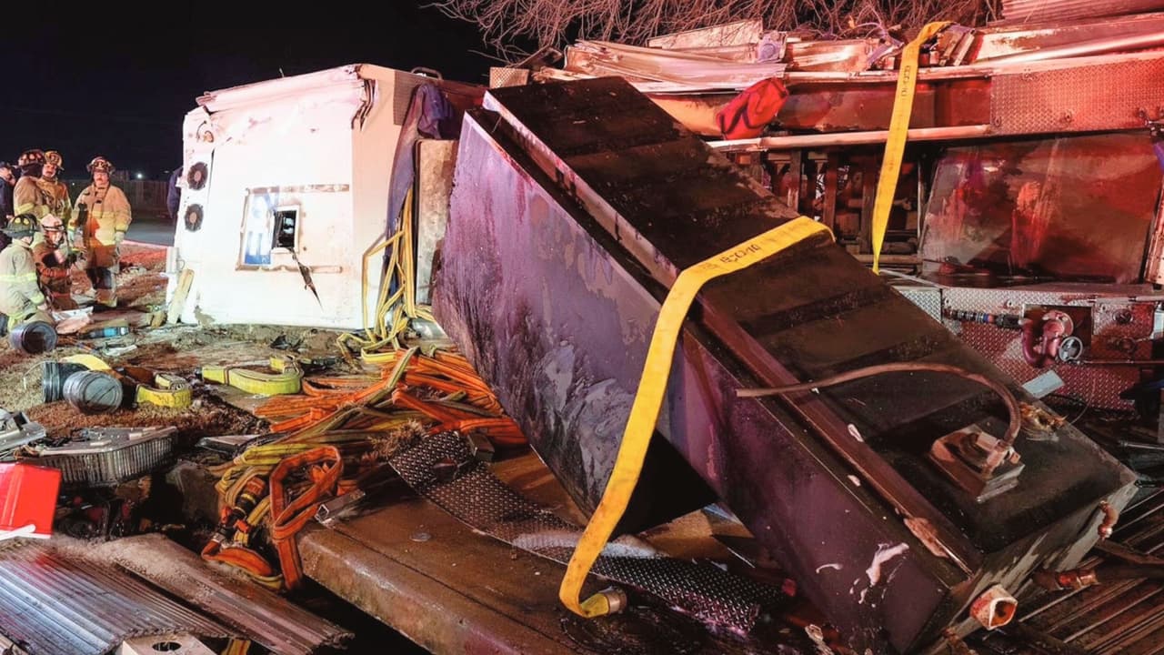 “
<b>Nuestros bomberos siempre están ahí para nosotros</b>, y en este momento, necesitamos las oraciones de la comunidad para su recuperación”, dijo la alcaldesa de Fort Worth, Mattie Parker.