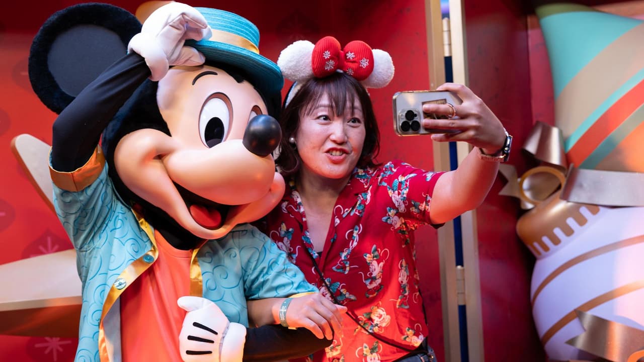 Aprovecha descuentos de hasta el 30% en alojamientos durante la temporada navideña en Disney.