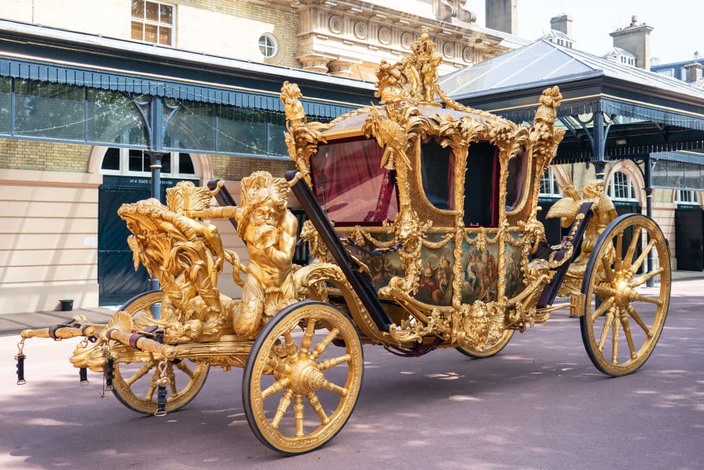 El Gold State Coach, el carruaje que transportará el rey Carlos III y a la reina Camila al Palacio de Buckingham después de la coronación.