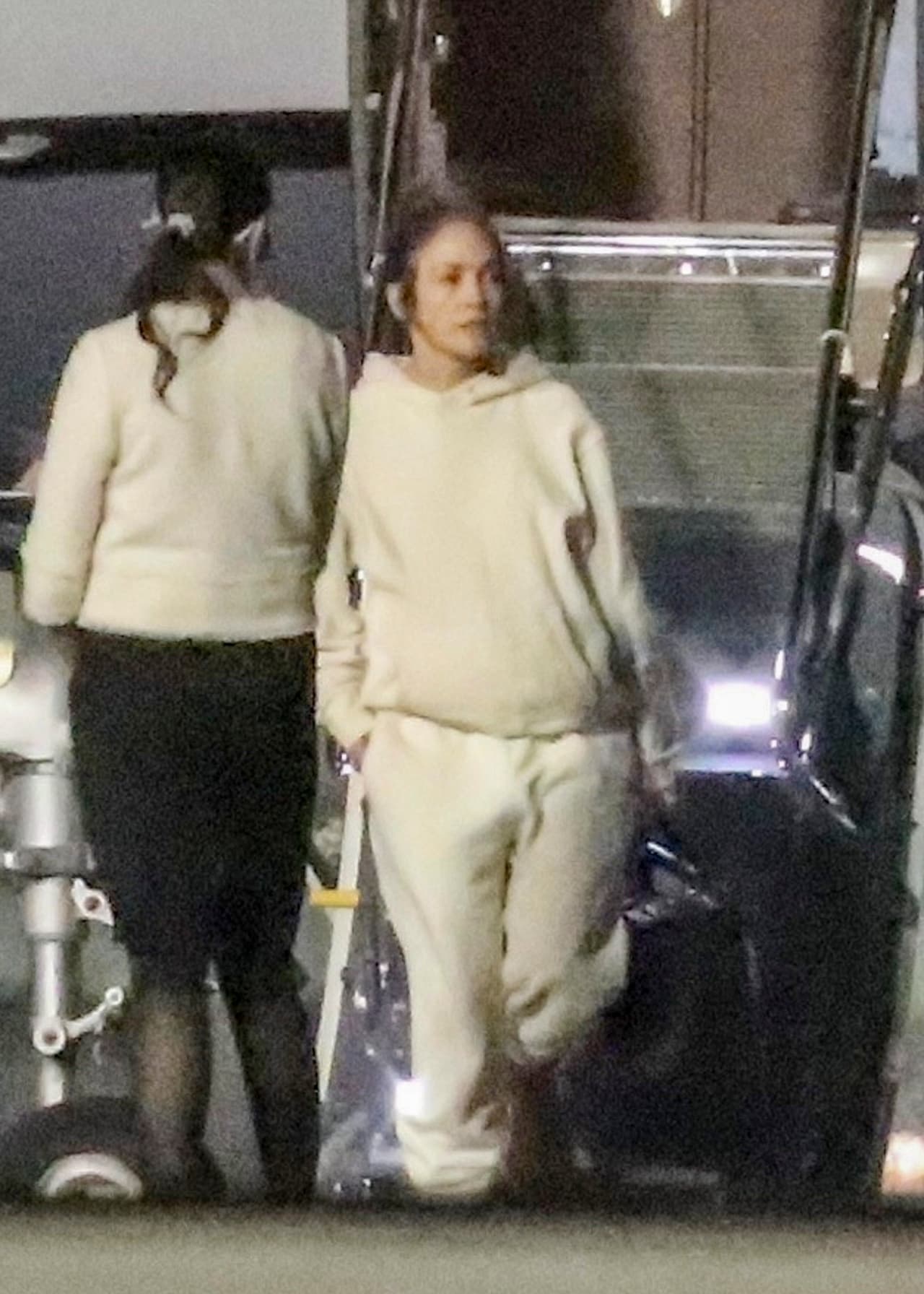 En una entrevista con Hoda Kotb en 'Today' del pasado 19 de noviembre, le preguntó si caminaría hacia el altar por cuarta vez y ella respondió: 
<b><a href="https://www.univision.com/famosos/jennifer-lopez-y-ben-affleck-comprometidos-boda" target="_blank">"Sí, supongo". </a></b>
<br>