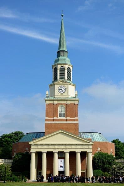 La ceremonia religiosa en memoria de Angelou se celebró en la universidad de Wake Forest, en Carolina del Norte.