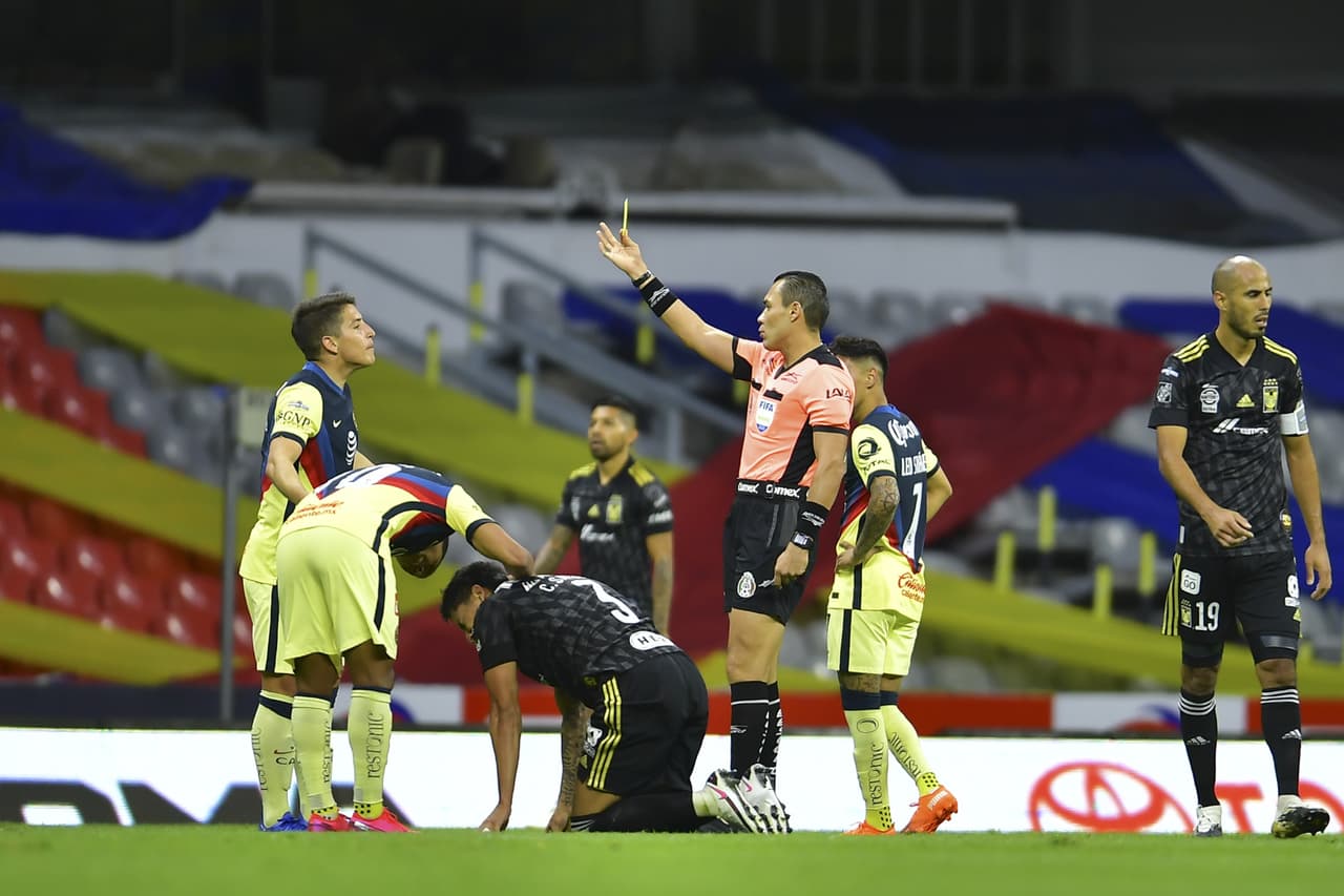 Con dos grandes goles de Sebastián Cordova y un potente cabezazo de Emanuel Aguilera en su regreso de la lesión, América consigue un triunfo clave frente a los Tigres en el Estadio Azteca.