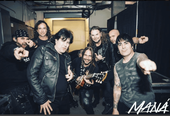 Para escoger a Maná como grupo o dúo del año, vota aquí.