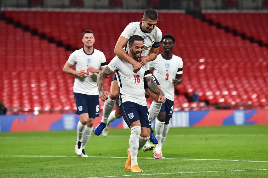 Inglaterra ganó ante un Gales que, a pesar de ser dominante, no pudo anotar un solo gol. Los ingleses Dominic Calvert-Levin, Conor Coady y Danny Ings fueron los autores de los goles que le dieron la victoria a su equipo.