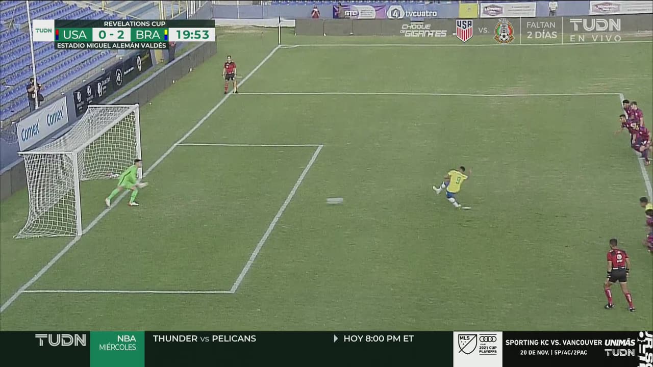 ¡Cae el segundo! Marcos Santos marca el 0-2 de penalti para Brasil