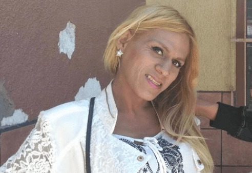 Muere una mujer transgénero de la caravana de migrantes que estaba bajo la custodia de ICE