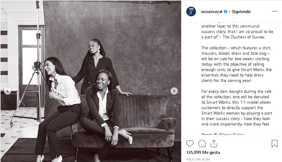 "Desde que me mudé al Reino Unido, ha sido muy importante para mí reunirme con comunidades y organizaciones, en el terreno, haciendo un trabajo significativo y
<b><a href="https://www.univision.com/famosos/asi-fue-como-meghan-y-harry-se-volvieron-a-unir-a-kate-y-william-tras-haber-separado-sus-objetivos-beneficos-fotos" target="_blank">tratar de hacer lo que pueda para ayudarlas a ampliar su impacto"</a></b>, escribió Meghan Markle en Instagram. Estas palabras también las compartió en su discurso de este jueves.