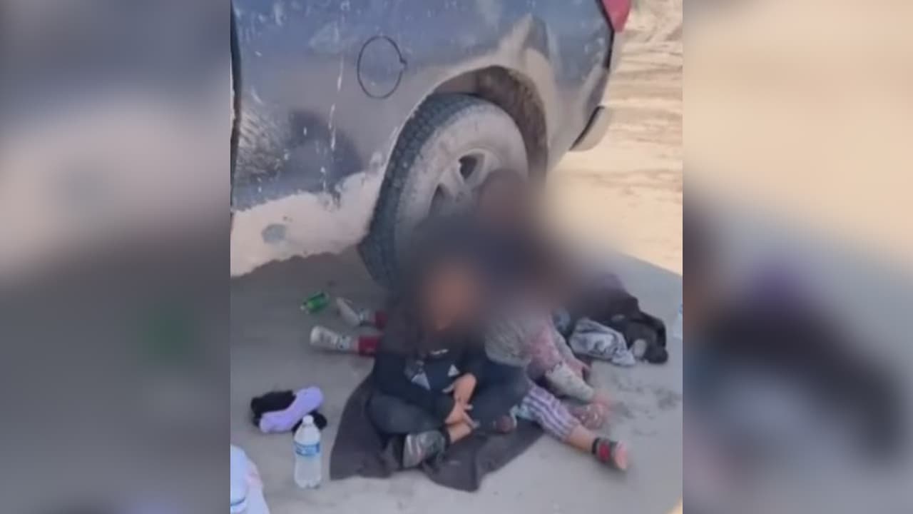 Dos de las niñas menores que aparecieron en la frontera habían sido secuestradas en México con su madre, según la familia