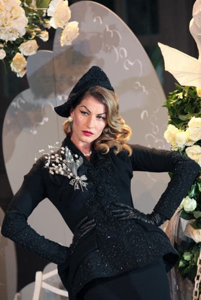 Victoria's Secret no es la única firma para la que ha trabajado, pues dentro de su larguísimo curriculum podemos encontrar que ha posado para marcas como: Valentino, Dior, Michael Kors e Yves Saint Laurent, entre muchas otras.